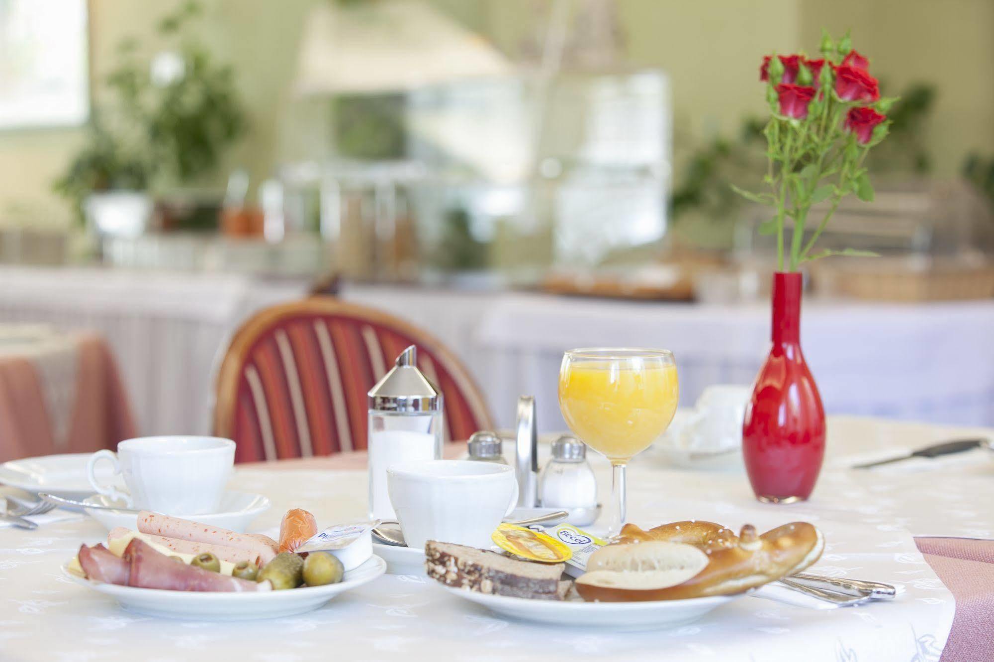 Hotel Drei Morgen 라인펠덴에흐터딘겐 외부 사진